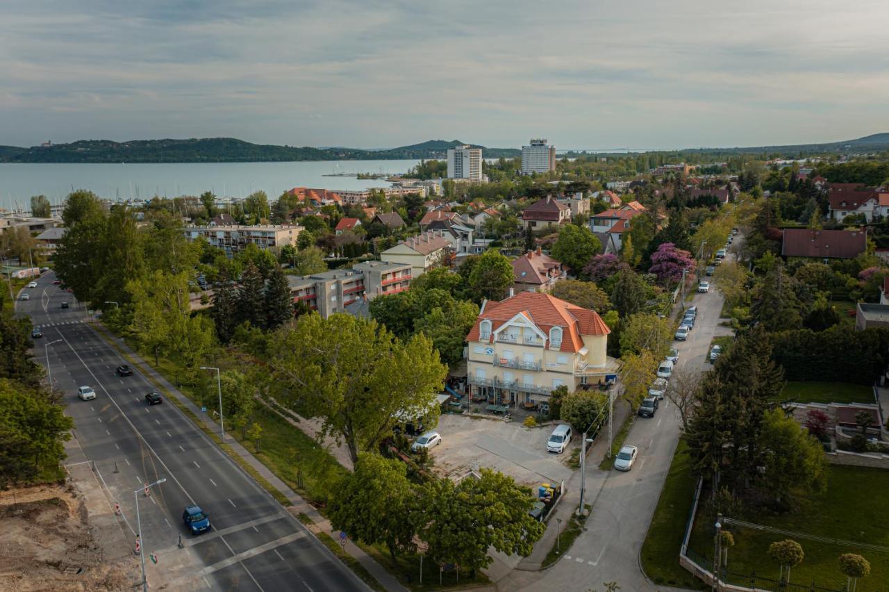 Aqua Ház Panzió Acomodação com café da manhã Balatonfüred Exterior foto